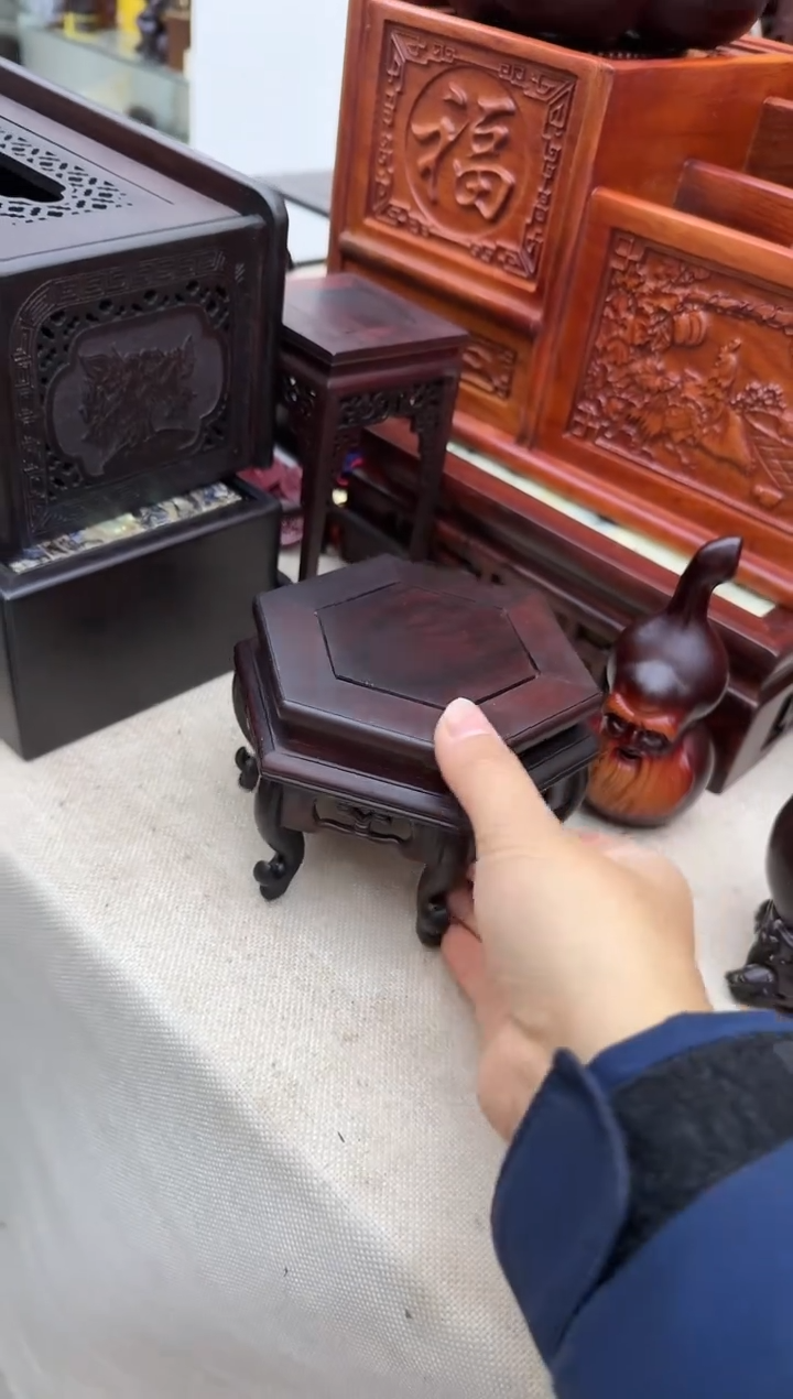 【闪购商品】大红酸枝六角台淘多奇好物