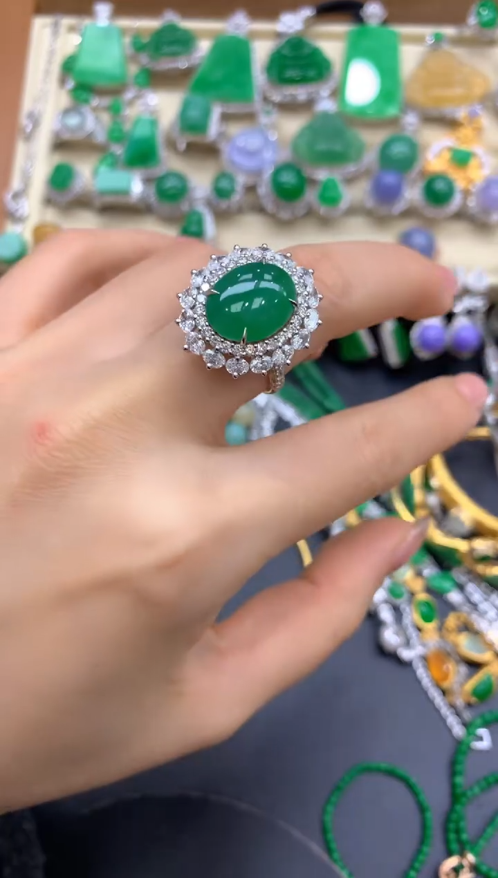 【闪购商品】翡翠戒指18K金镶嵌587-中国好珍宝