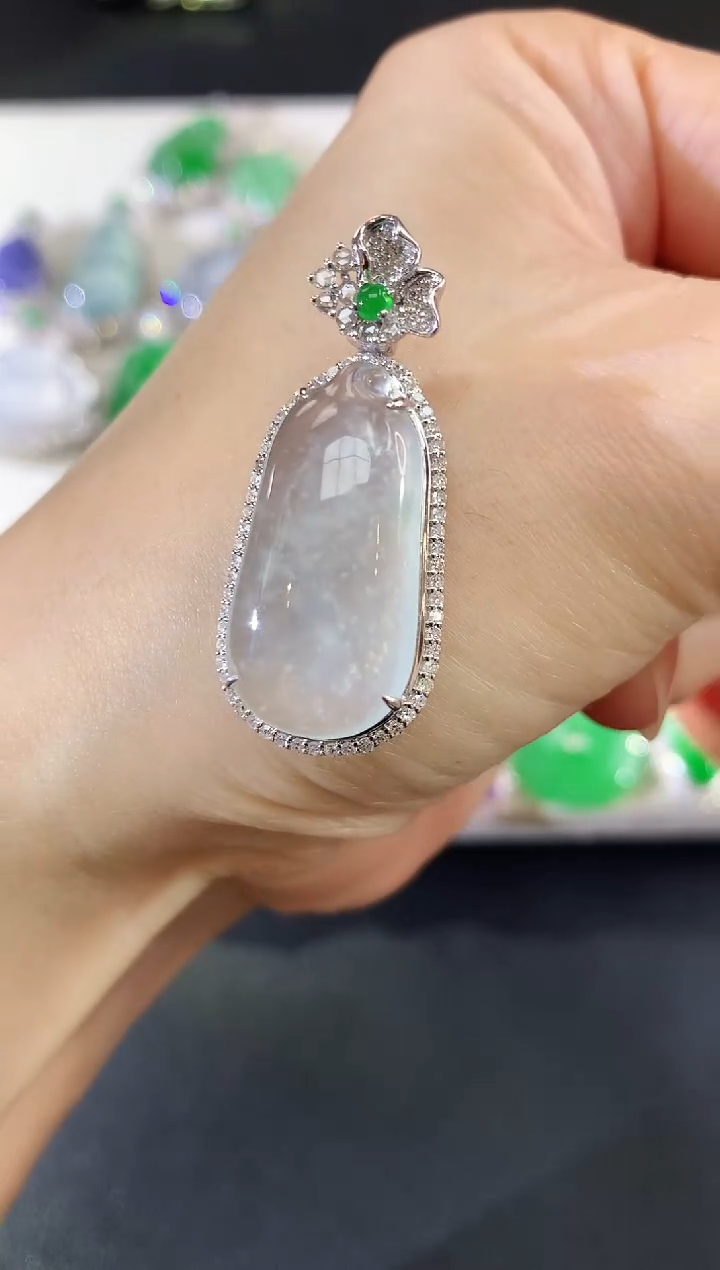 吊坠(不含链)18K金镶嵌翡翠143|15800