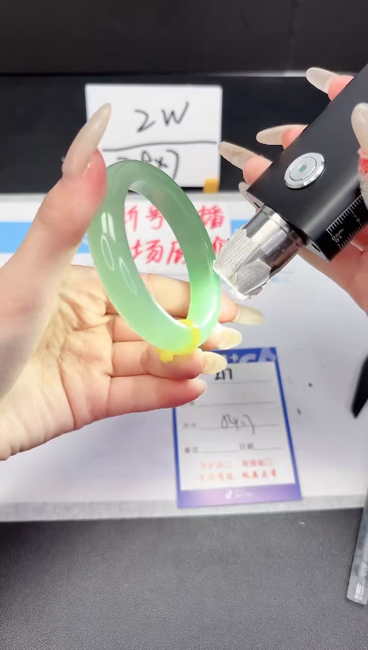 【闪购商品】石英质玉手镯未镶嵌217-54.3