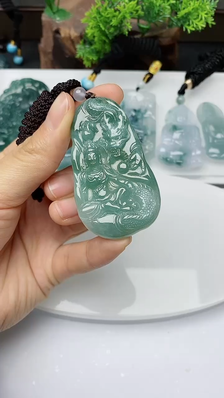 【闪购商品】翡翠颈饰未镶嵌