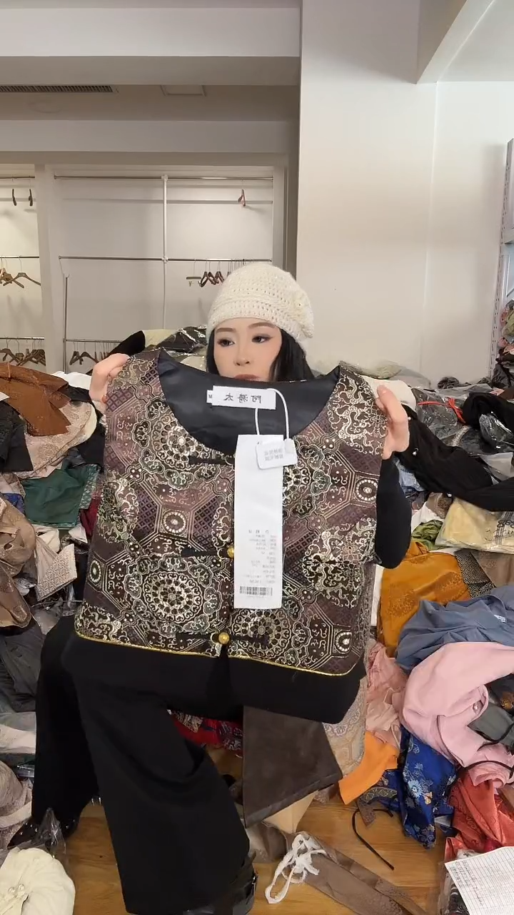 马甲       M码       80-105斤（福利）