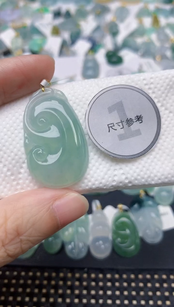 颈饰18K金镶嵌翡翠天然缅甸A货翡翠