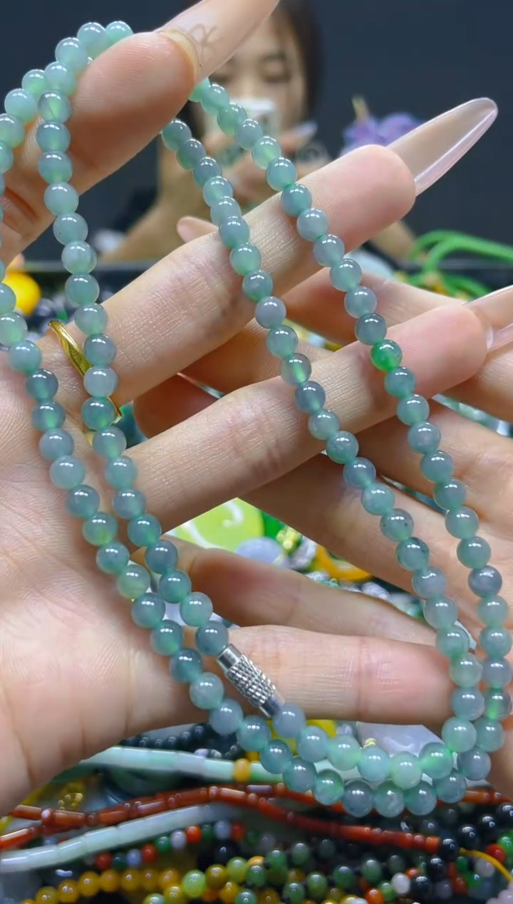 翡翠未镶嵌颈饰4MM/Y/翡翠A货，一件也是批发价