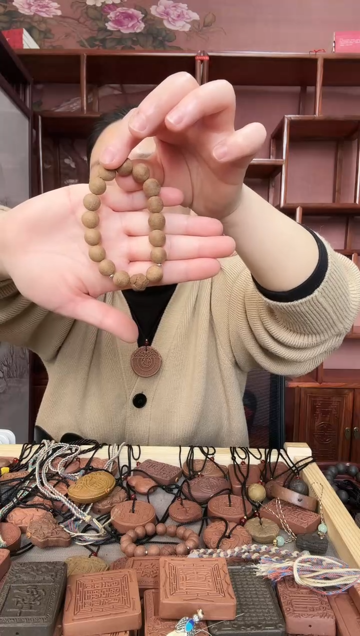 【闪购商品】泥塑木樨桂花素珠加莲花手串1.1