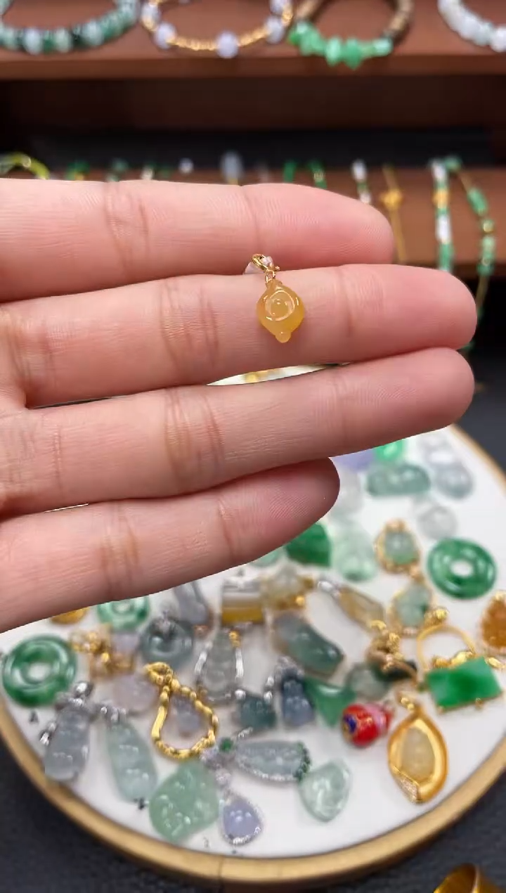 【闪购商品】翡翠吊坠(不含链)18K金镶嵌一个   JK323