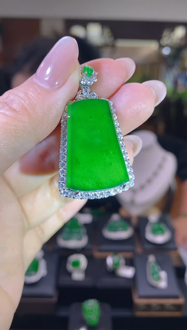 【闪购商品】翡翠吊坠(不含链)未镶嵌翡翠吊坠