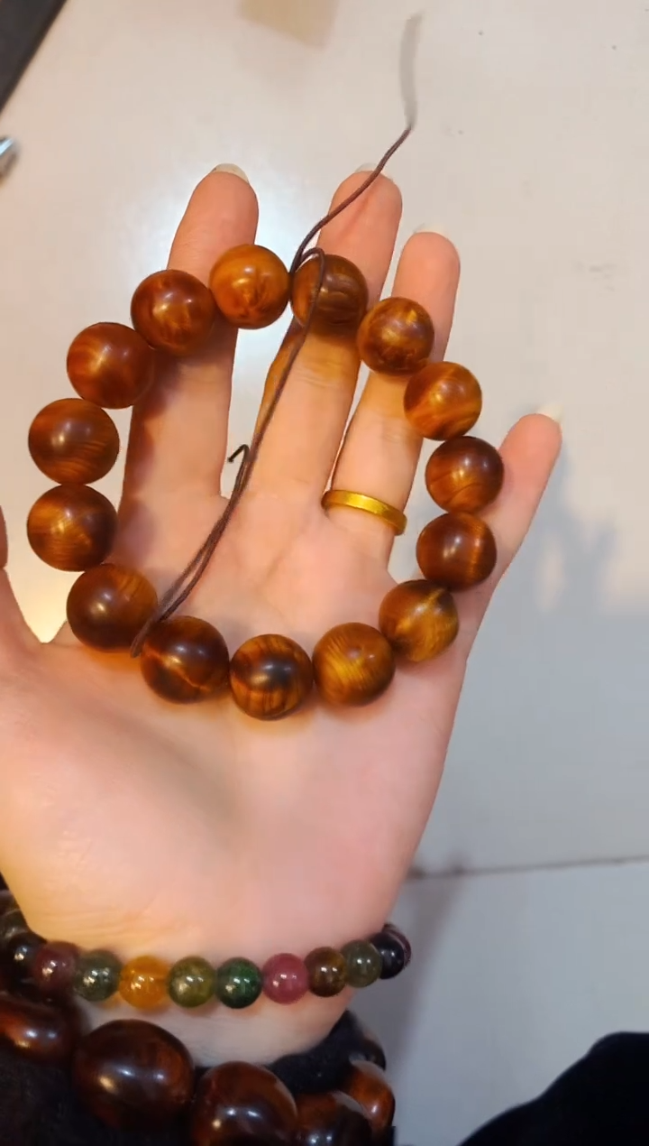 柏木（崖柏）32溏闪1.5单条北太行崖柏手把件手串