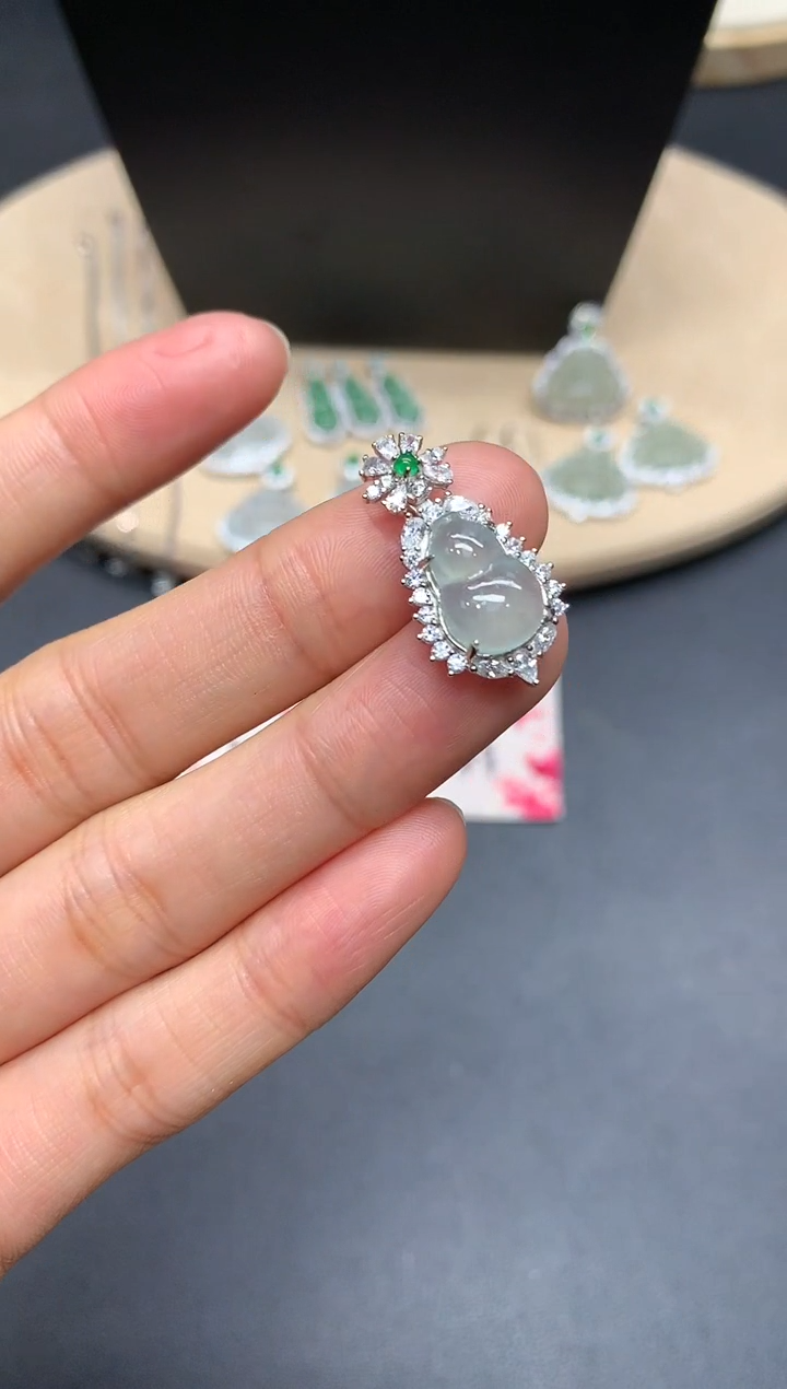 【闪购商品】翡翠吊坠(不含链)银S925镶嵌葫芦【多样性发其一】