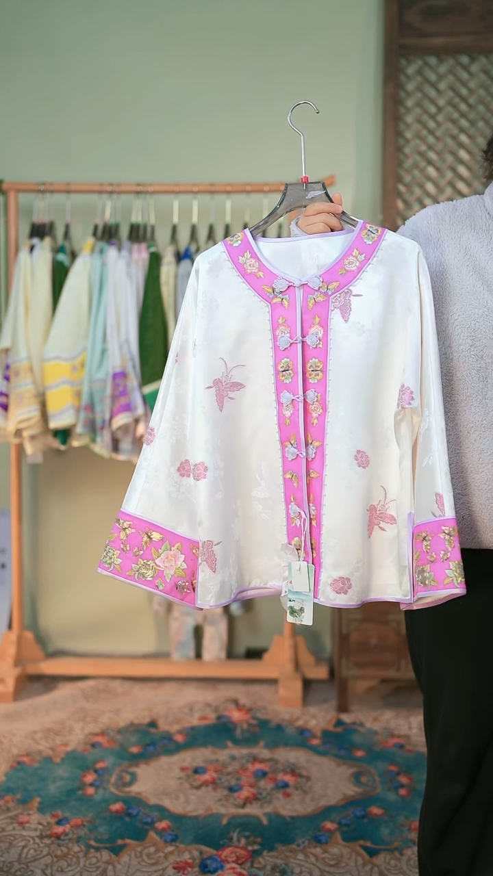 【闪购商品】刺绣双层白色上衣L码