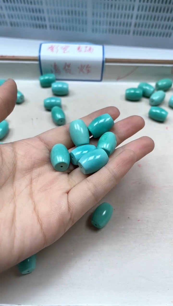 手饰玛瑙未镶嵌B1811原矿 绿 淞5mm30个15元