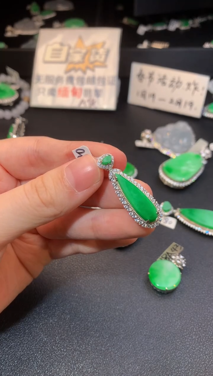 【闪购商品】翡翠颈饰银S925镶嵌翡翠1