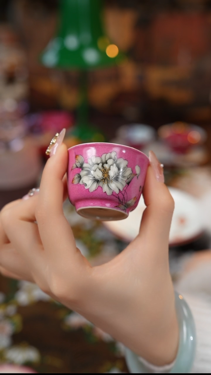 【闪购商品】景德镇手工手绘雅圣粉彩花卉岩茶一口杯