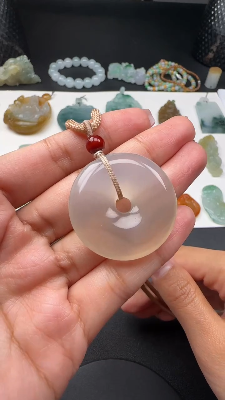 【闪购商品】玛瑙/玉髓颈饰未镶嵌翡翠