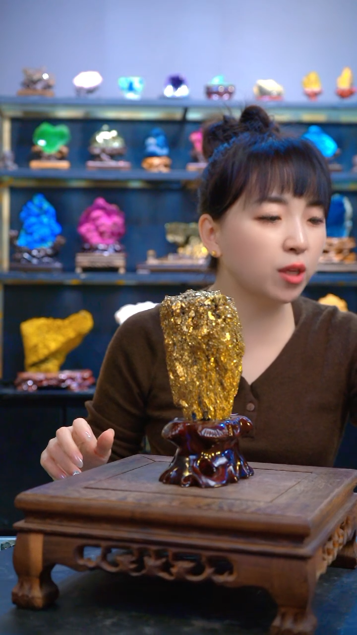 石材伏*山精品矿物晶体摆件