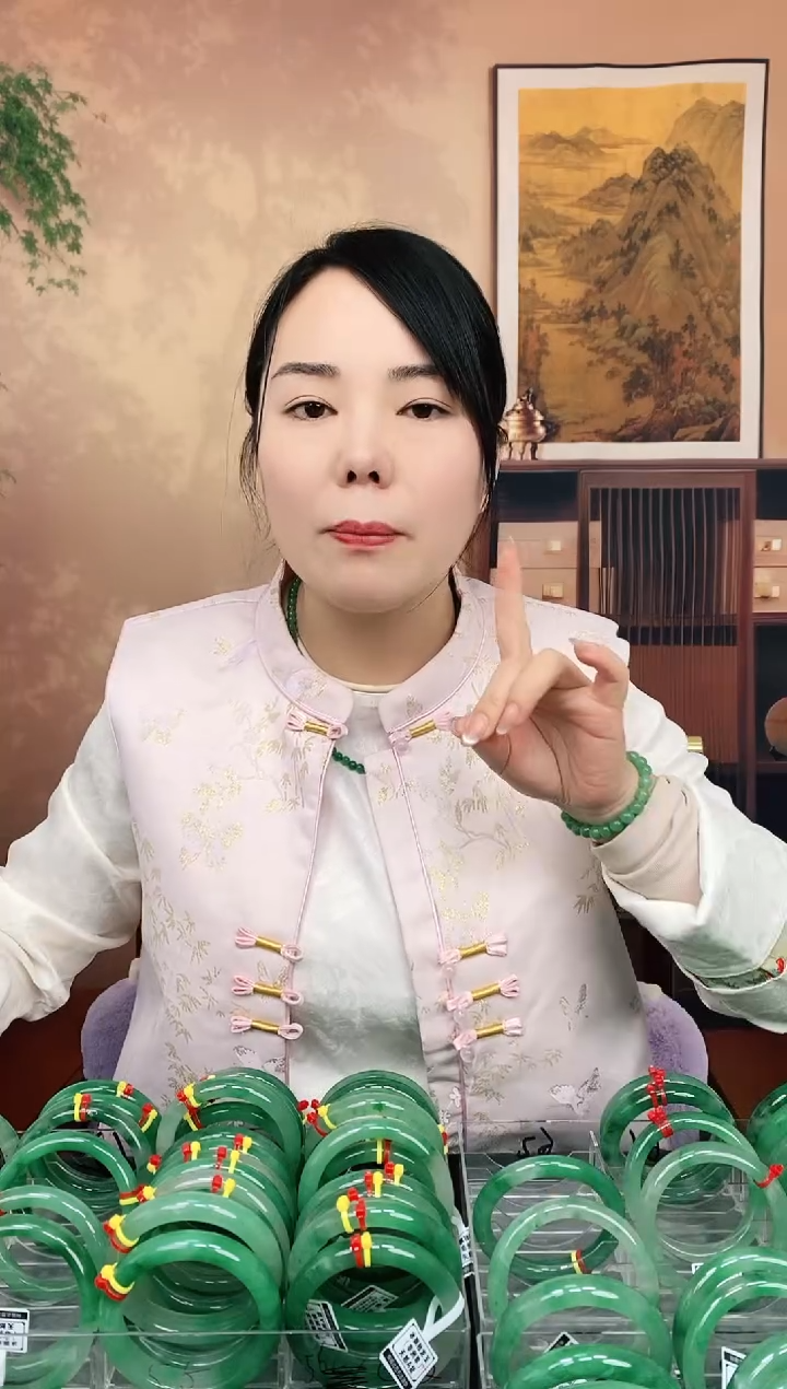 【闪购商品】石英质玉手镯合金37