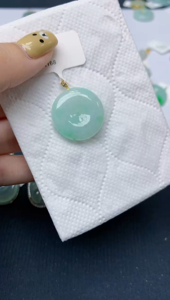 翡翠18K金镶嵌颈饰天然翡翠A货