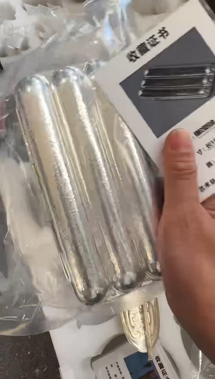 -少*年'呆坐 锤纹 雪茄盒