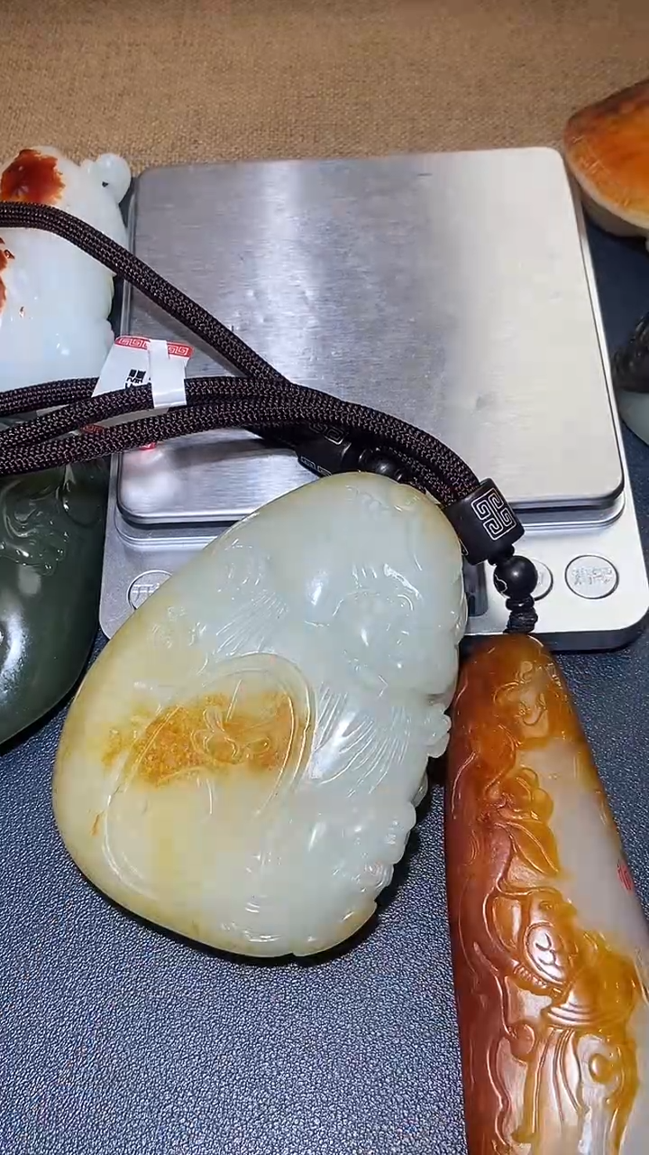 和田玉未镶嵌颈饰大**海HX