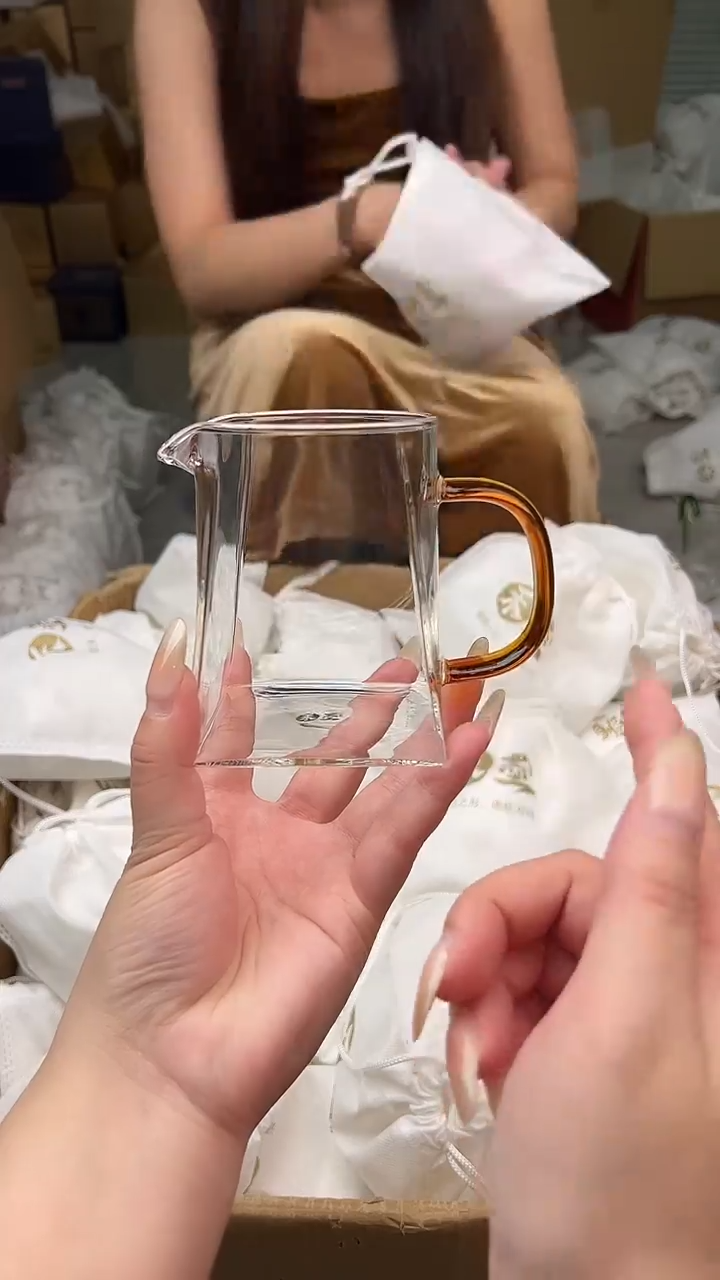 禾墨清源茶海琥珀色