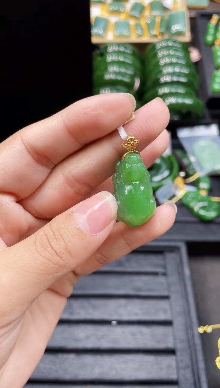 【闪购商品】和田玉18K金镶嵌吊坠34MM 多样性发一