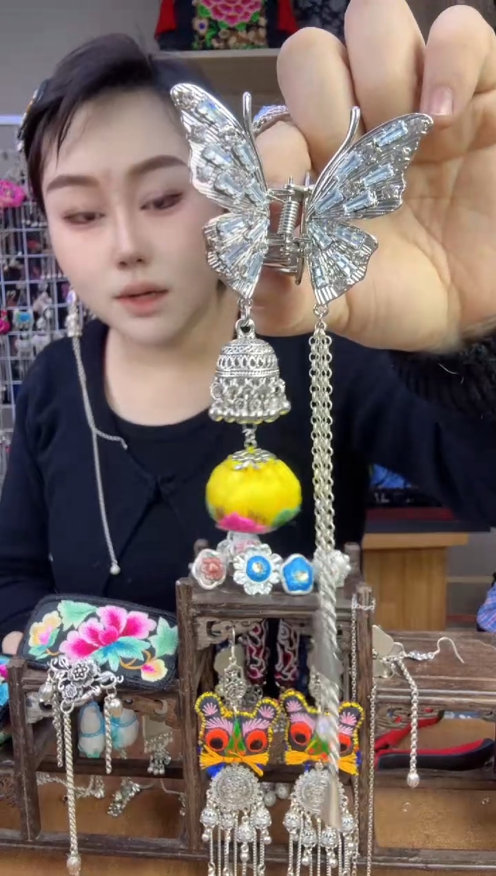 【闪购商品】刺绣纯手工苗绣非遗抓夹