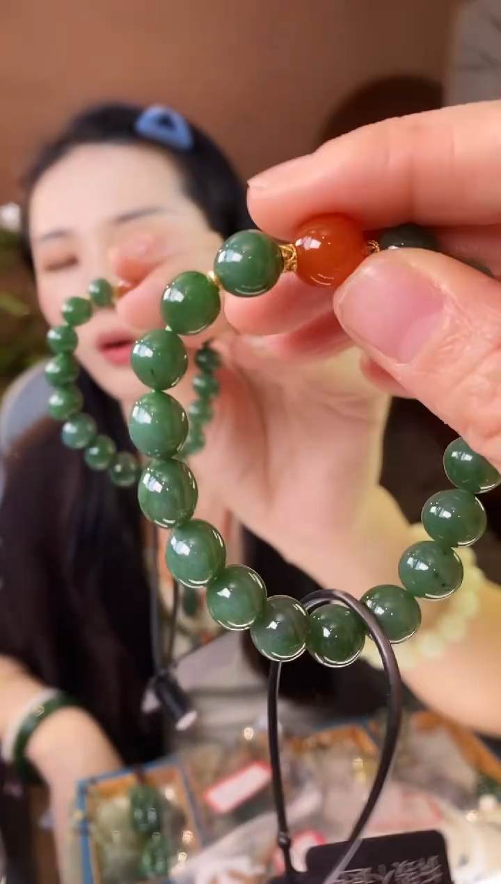 颈饰未镶嵌和田玉10MM碧玉南,红手串