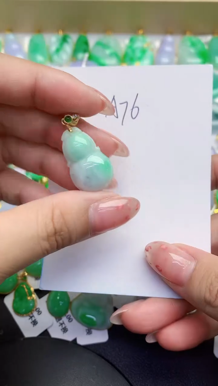 翡翠未镶嵌颈饰缅甸天然翡翠A货