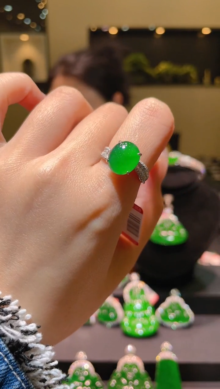 【闪购商品】翡翠吊坠(不含链)18K金镶嵌A93天然A货翡翠