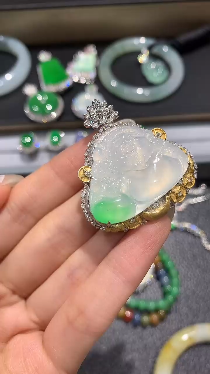 【闪购商品】翡翠吊坠(不含链)18K金镶嵌20团购