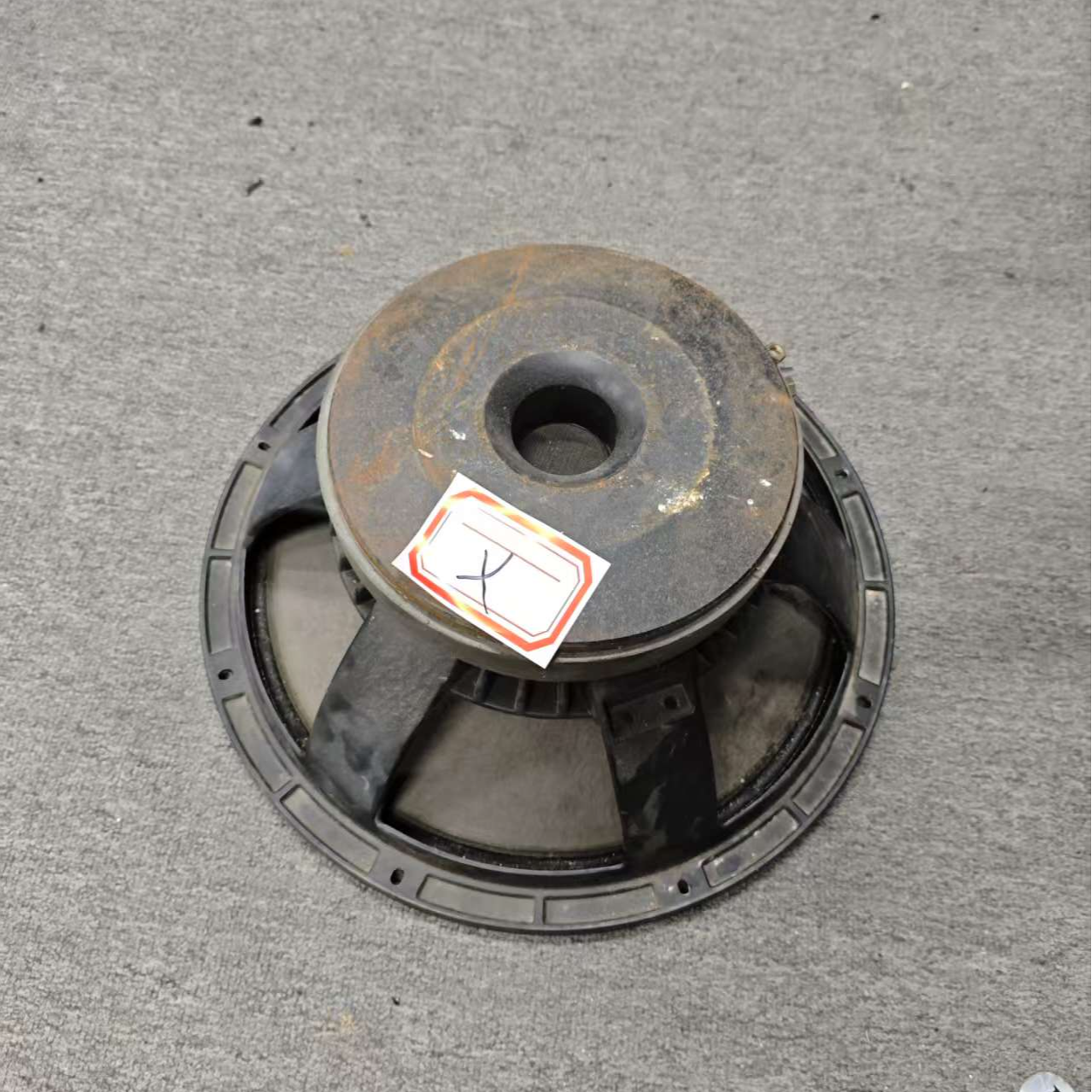 8新  喇叭   15寸  坏的 会玩的拍   不包邮  运费到付