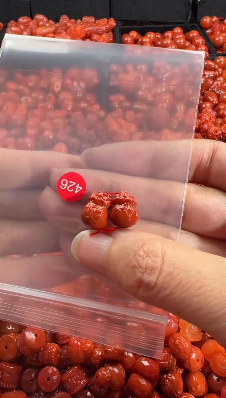 颈饰未镶嵌南红玛瑙1