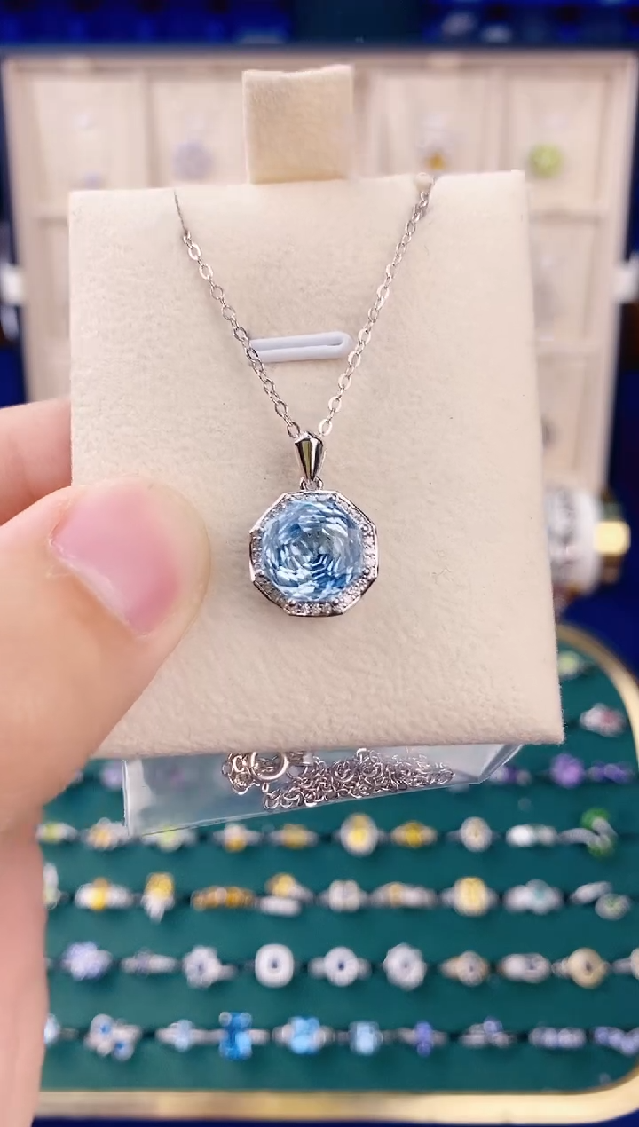 【闪购商品】托帕石吊坠银S925镶嵌带证书