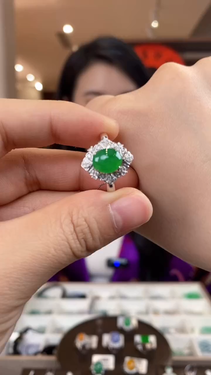 【闪购商品】翡翠戒指18K金镶嵌翡翠戒指