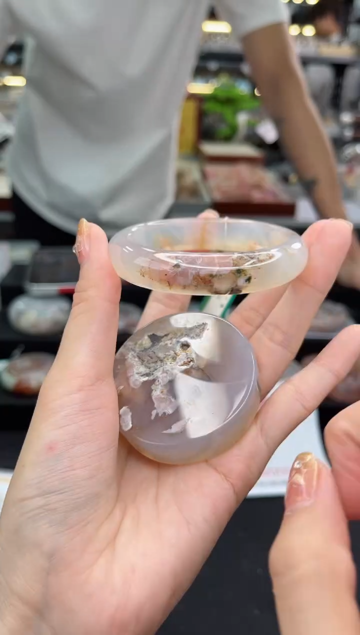 【闪购商品】石英质玉手镯未镶嵌55圈口（赠品镯心）1660245