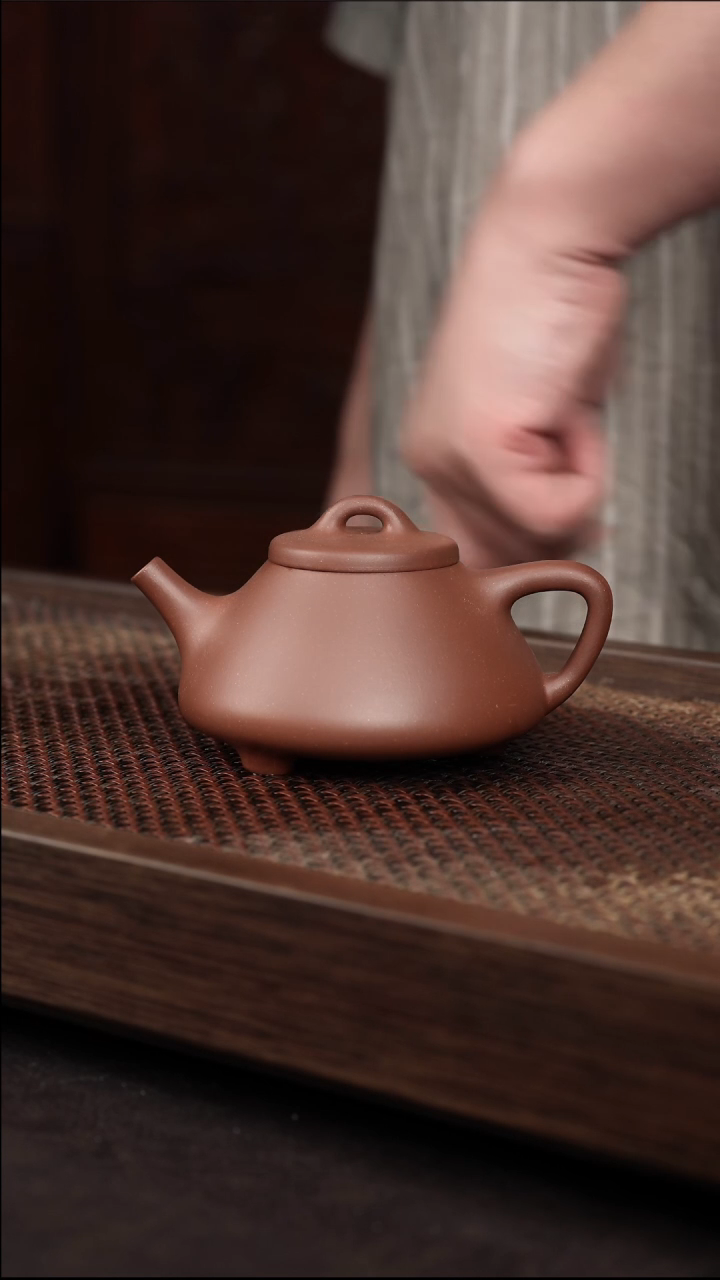 茶壶紫砂底槽清子冶