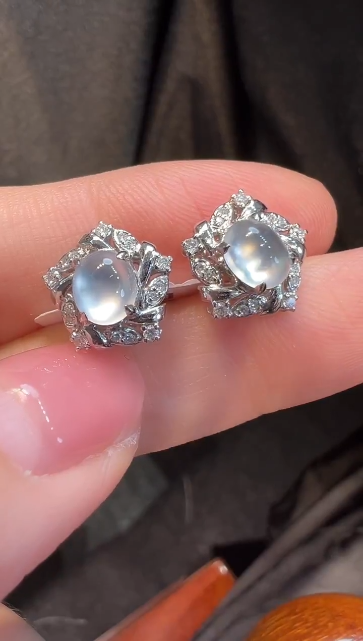 18K金镶嵌翡翠耳饰L6