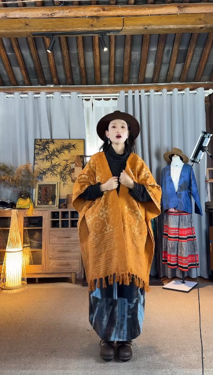 设计师款橘色拓印大斗篷