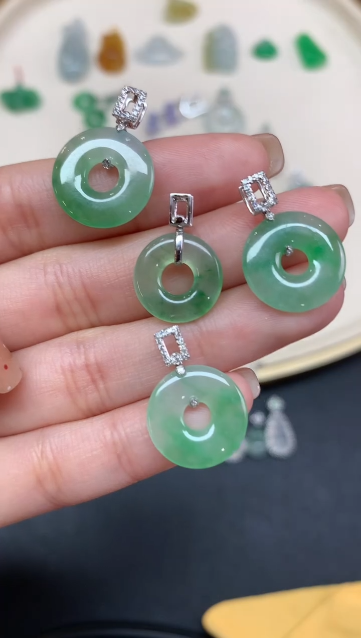 【闪购商品】翡翠吊坠(不含链)18K金镶嵌吊坠多样性发其一A400|