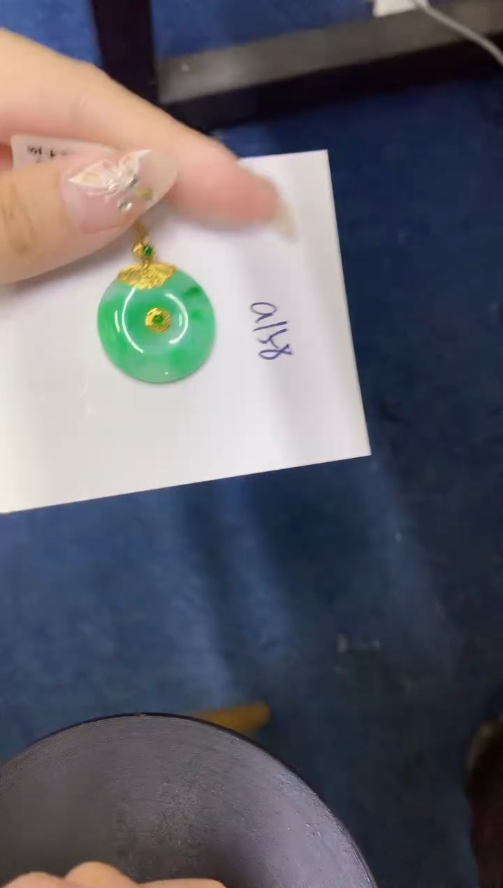 【闪购商品】翡翠颈饰18K金镶嵌0000000000