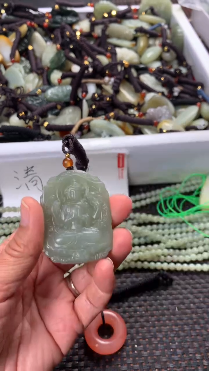 【闪购商品】和田玉颈饰未镶嵌多样性发货没有证书拍一发一有瑕