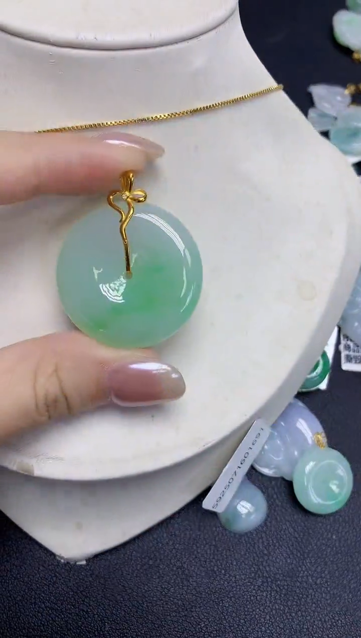 翡翠18K金镶嵌颈饰天然缅甸翡翠A货百元以上9元证书费自理