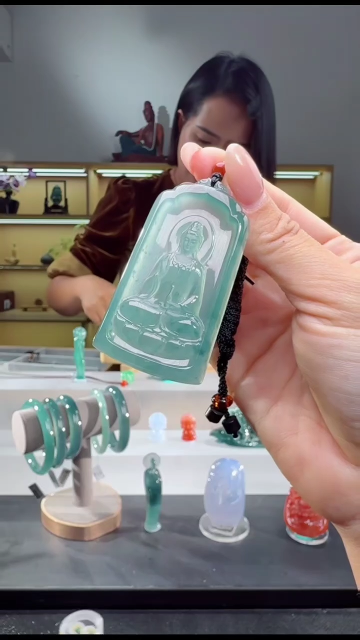 吊坠(不含链)未镶嵌翡翠观音（多样性发其一）