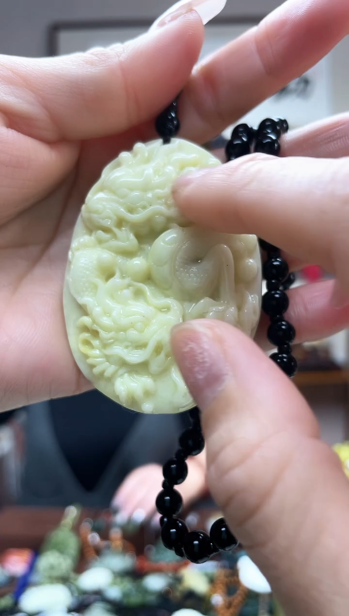 未镶嵌岫玉吊坠·