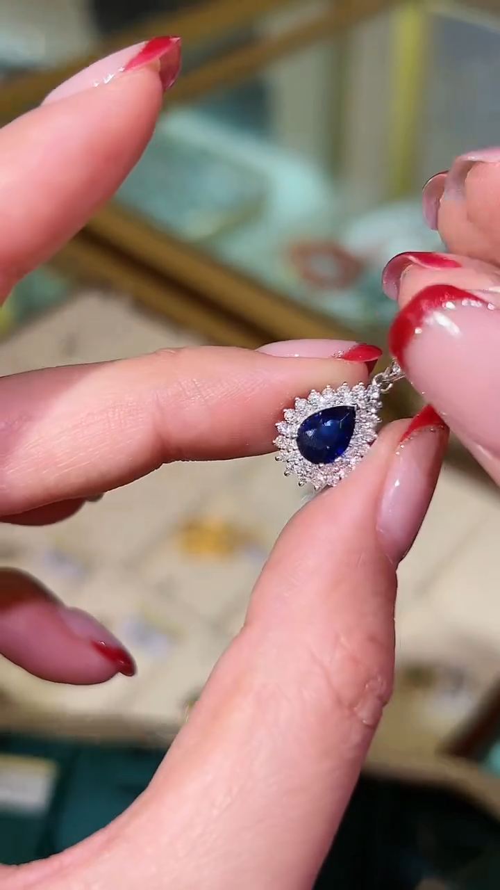 【闪购商品】蓝宝石吊坠(不含链)18K金镶嵌1.25ct皇家蓝宝石黛妃