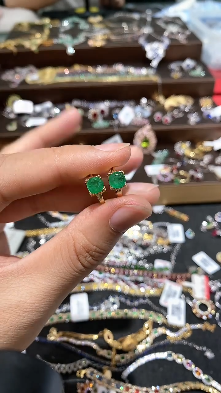 【闪购商品】祖母绿耳饰银S925镶嵌耳钉