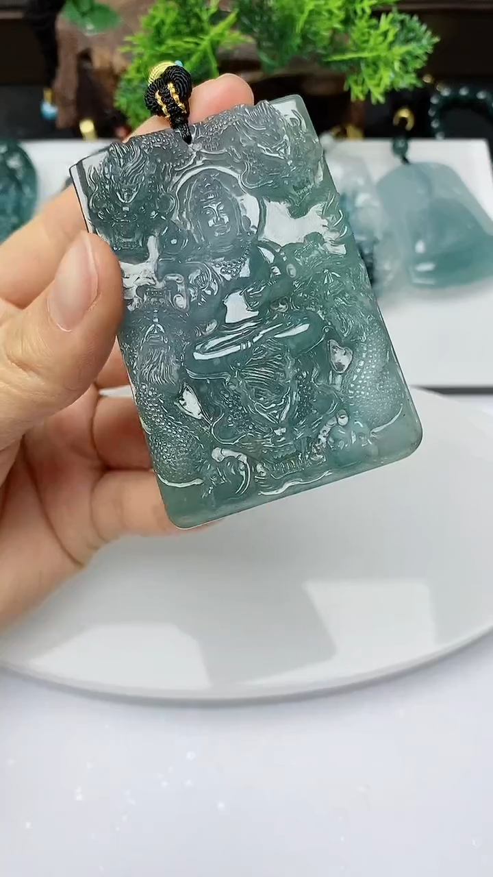 【闪购商品】翡翠颈饰未镶嵌        