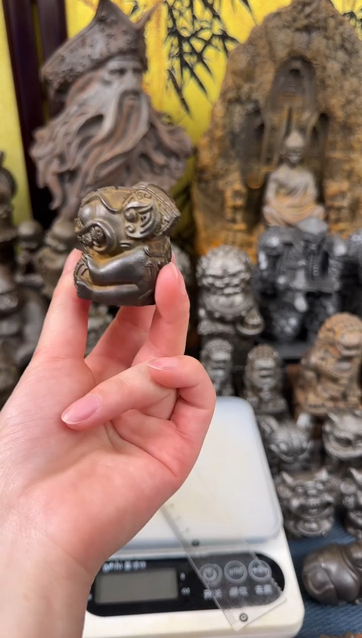 铁精致潮玩摆件小号吞金兽