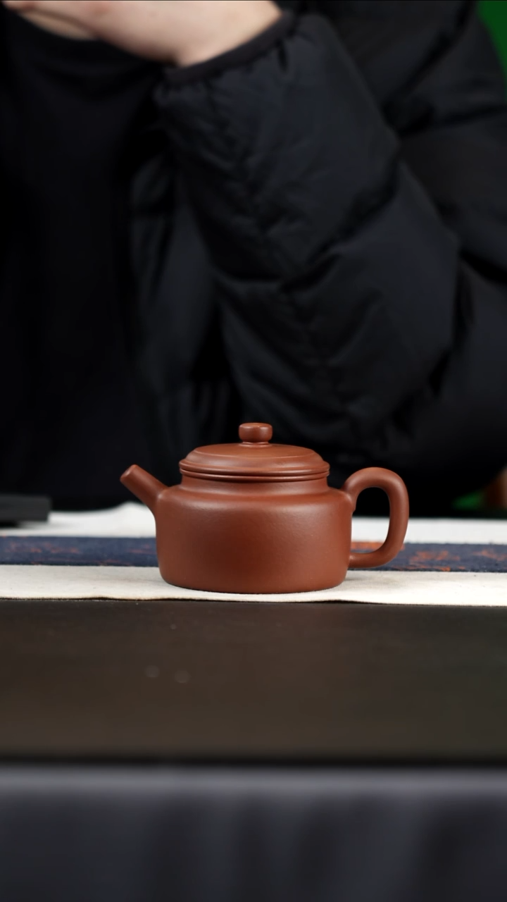 茶壶紫砂山*风底槽清德中，160cc