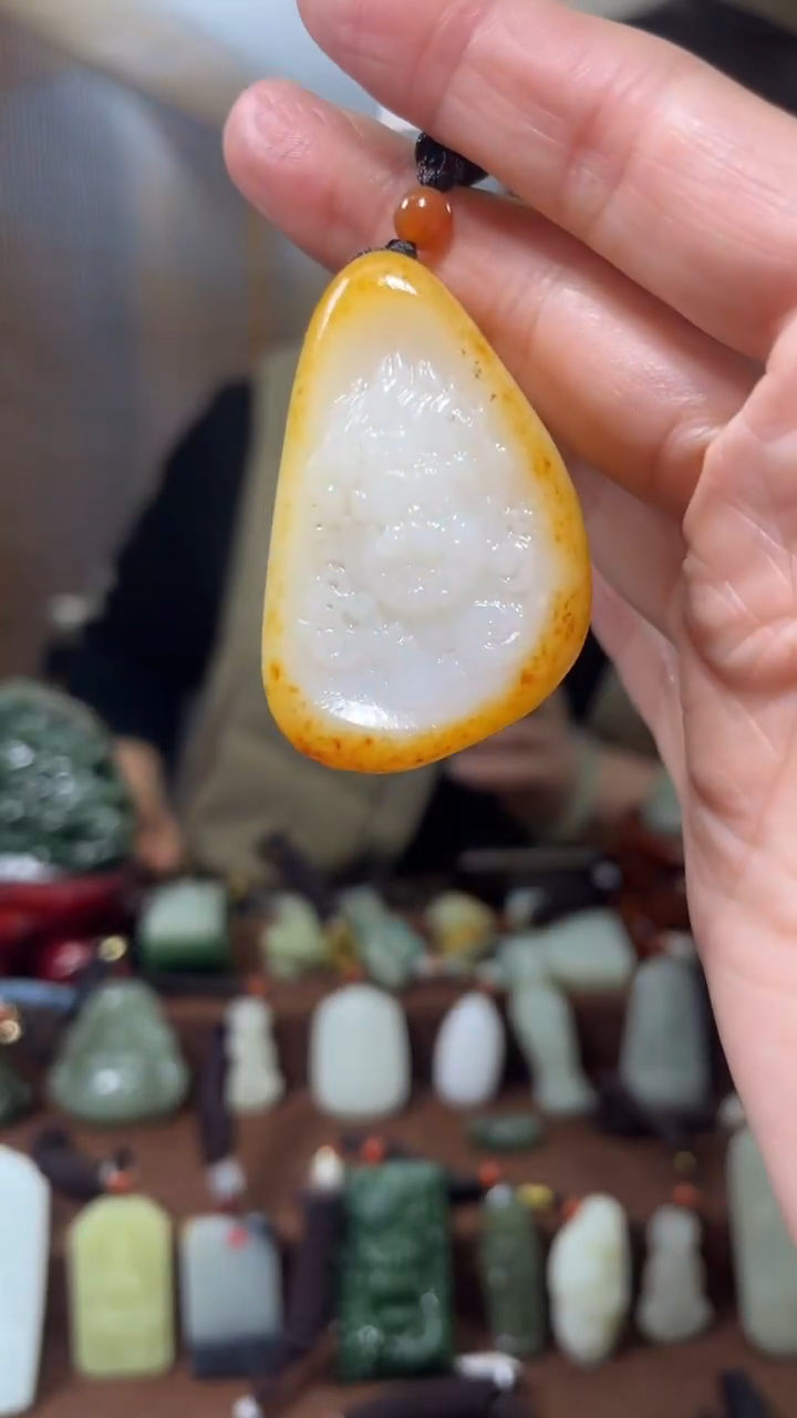 颈饰未镶嵌和田玉·